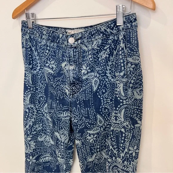 ❤️💜💙💛 FREE PEOPLE Blue Float On Flare Jeans Embroidered Paisley Jeans Size 28 - Picture 7 of 16